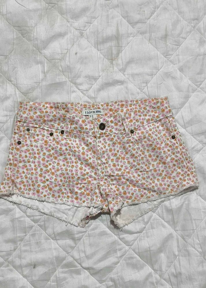 DAMN CUTE FLORAL DENIM SHORT