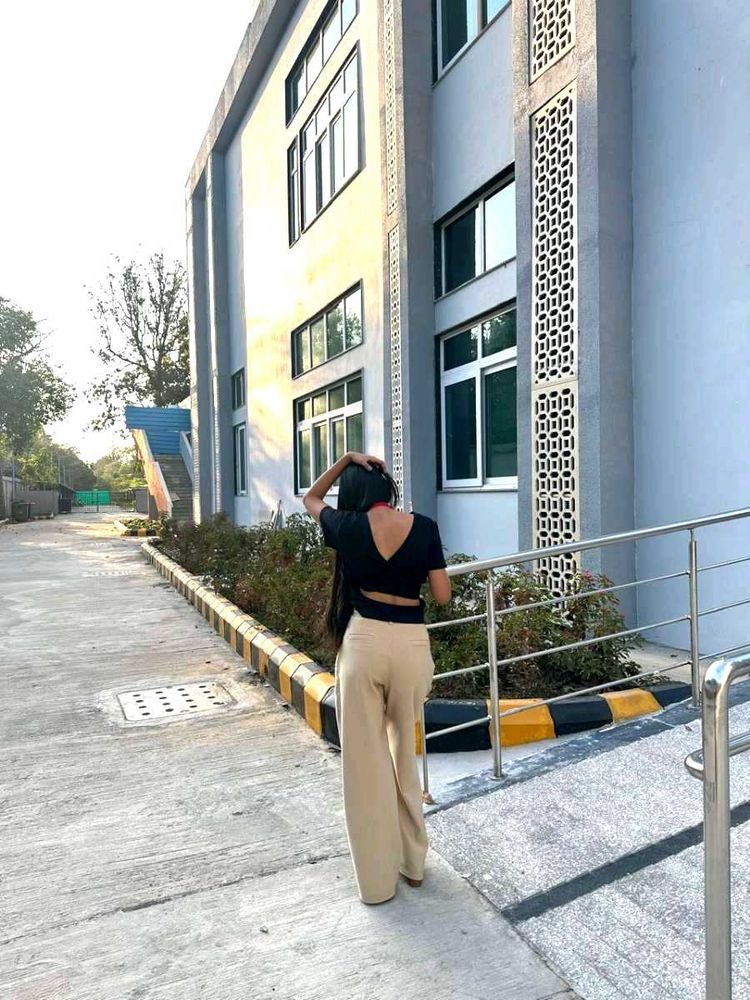Back Cutout Padded Top