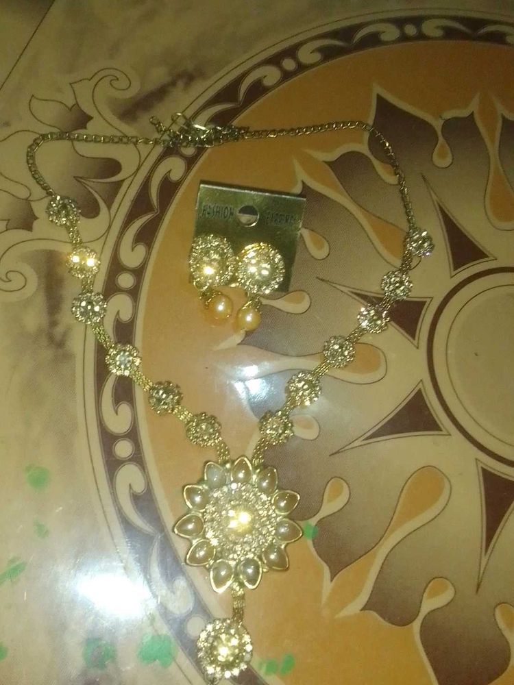 Elegant Necklace &amp; Earring Set