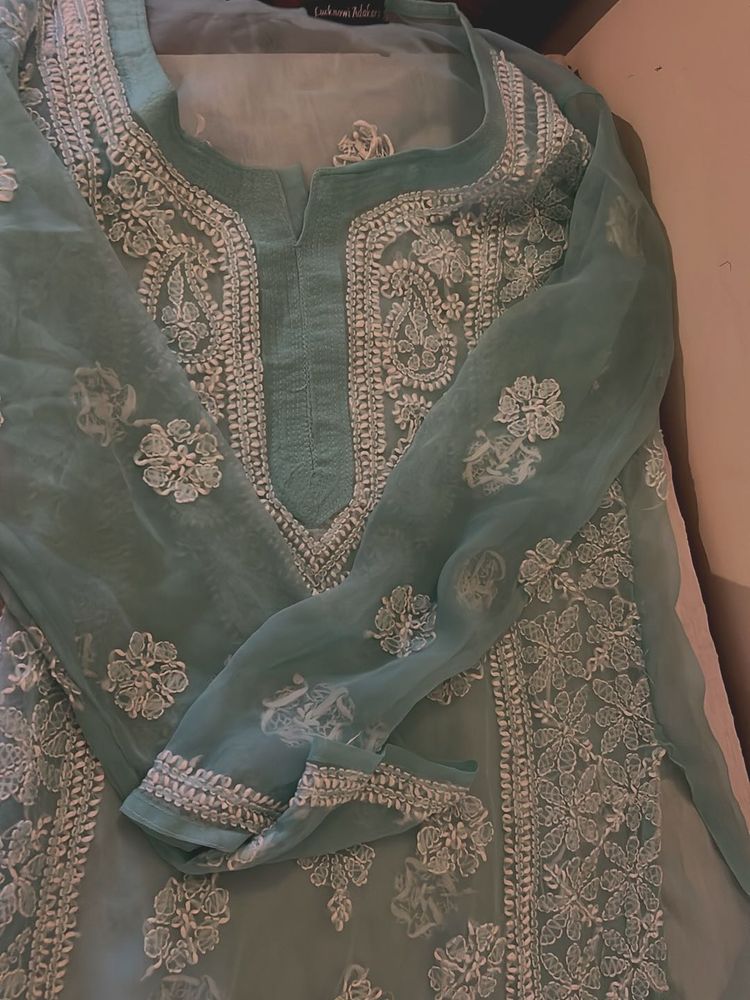 Elegant Lucknowi Chikankari Kurta