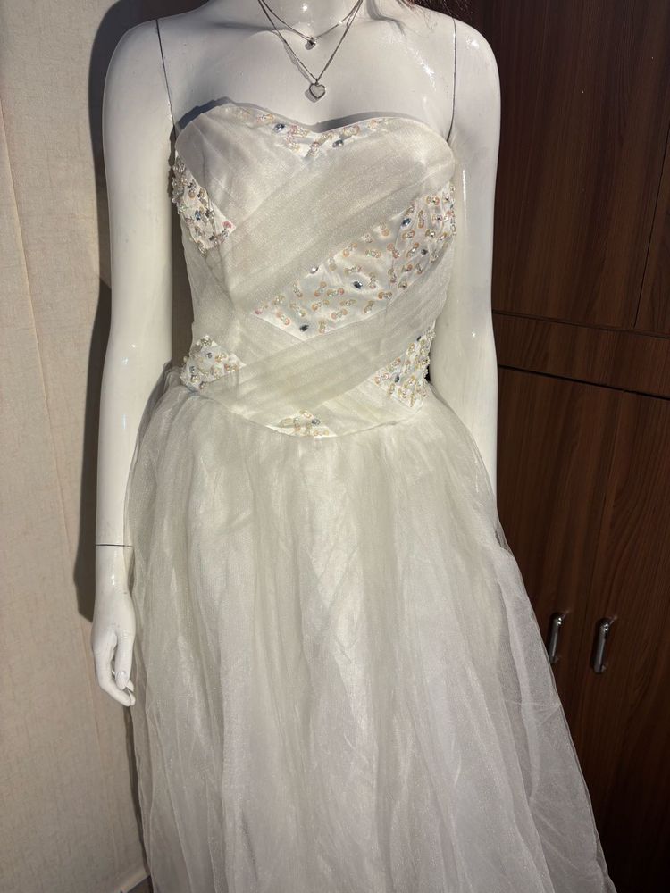 Elegant Wedding Gown