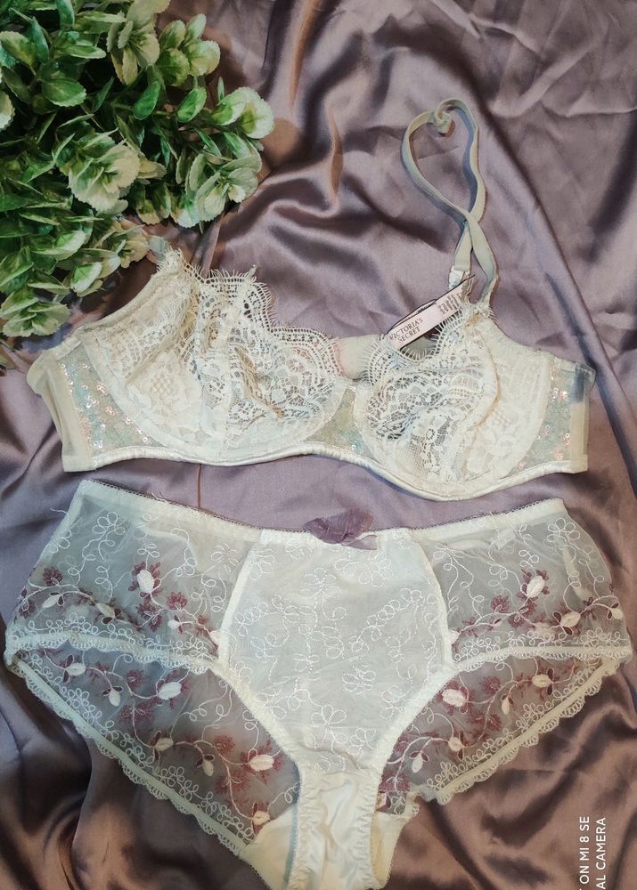 VS lingerie set