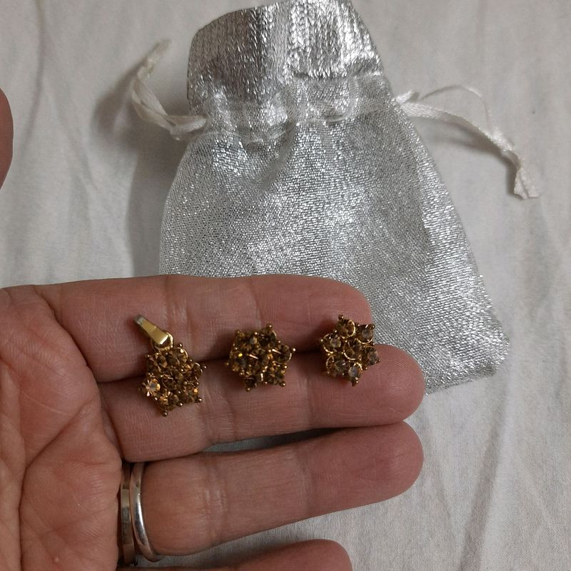 Beautiful stone set with gold polish
