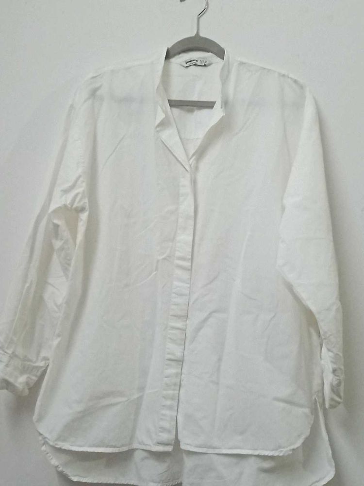 I am selling my white shirt rarely used