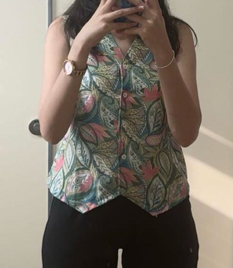 Floral Print Sleeveless Top