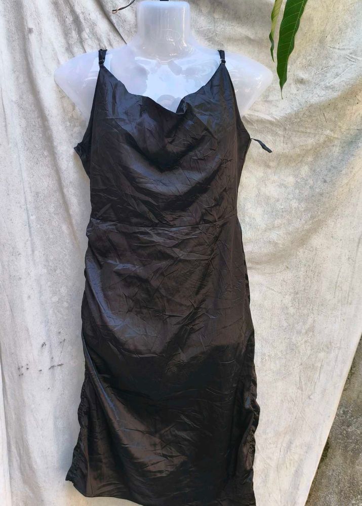 10.19.9 BLACK SATIN SEXY BODYCON