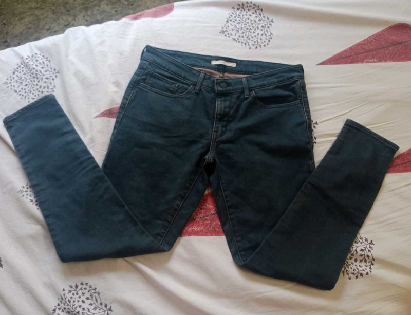LEVI&#39;s Dark Wash SKINNY Jeans,Size-30