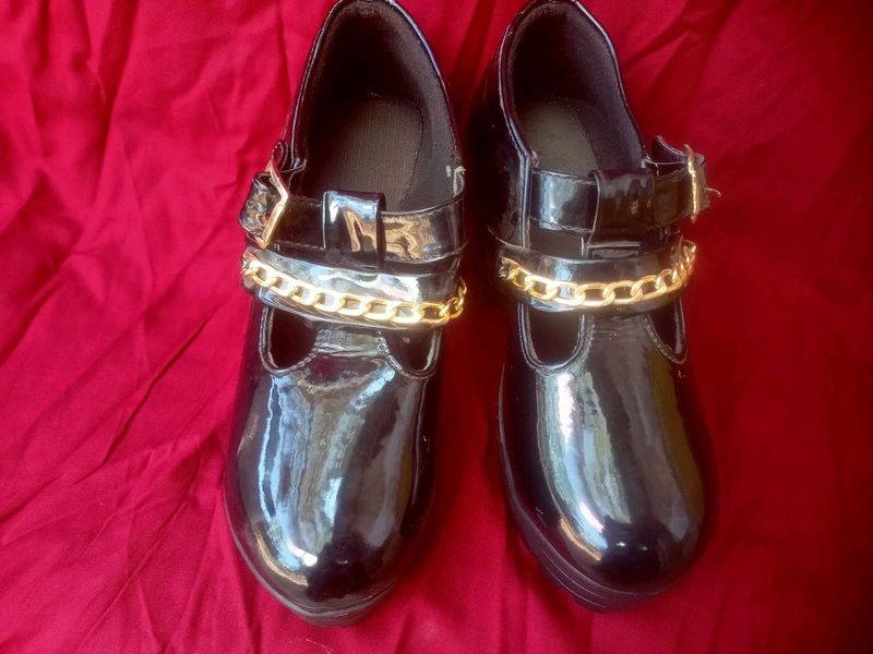 Black Shoes