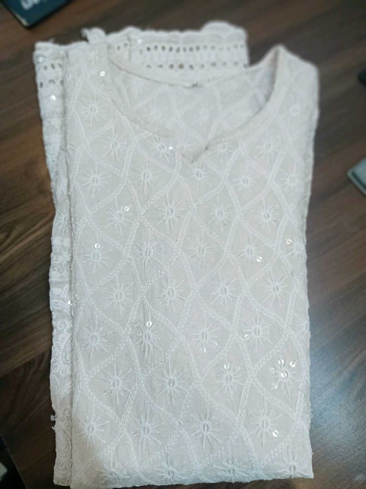 White chikan Embroidered Kurta