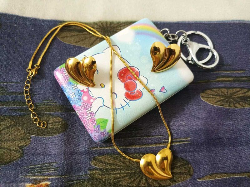 Premium Quality Neckpiece And Earrings Set