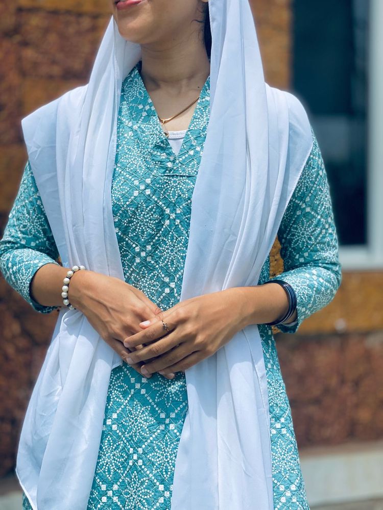 Elegant Aqua &amp; White Printed Kurti Set