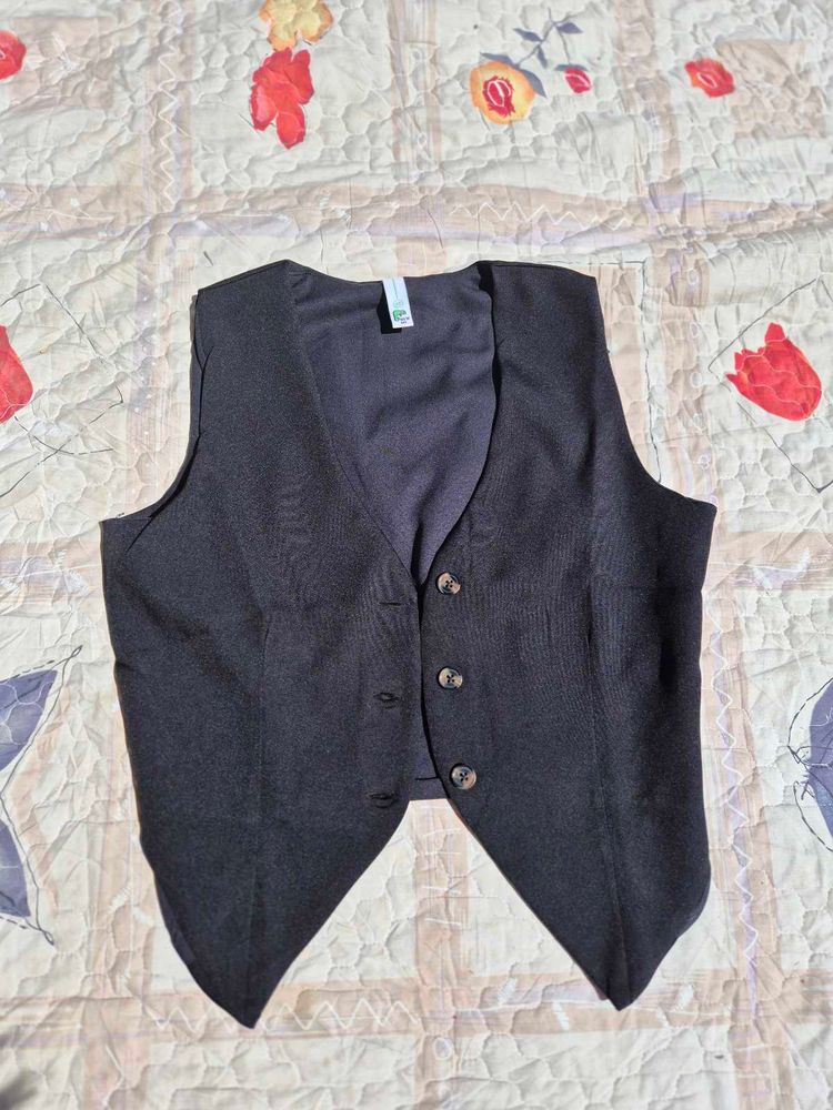 Vintage Black Vest (Newme)