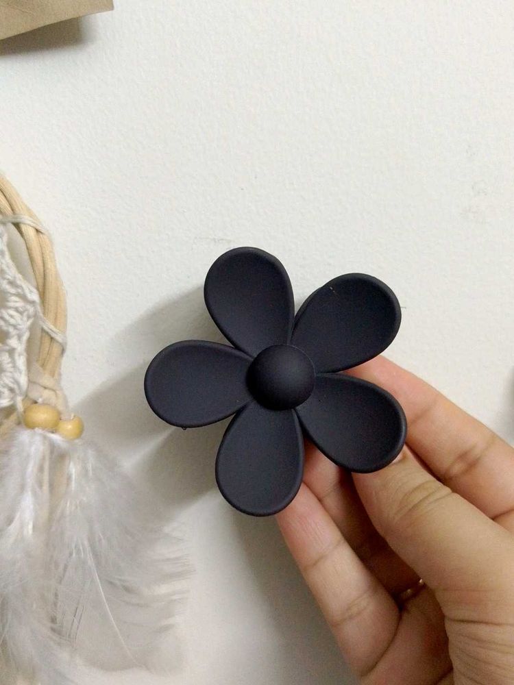 Black Flower Hair Claw Clip