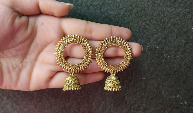 gold earrings to pair with your indian attire