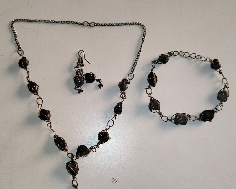 Antic Pebble Stone Necklace 😍