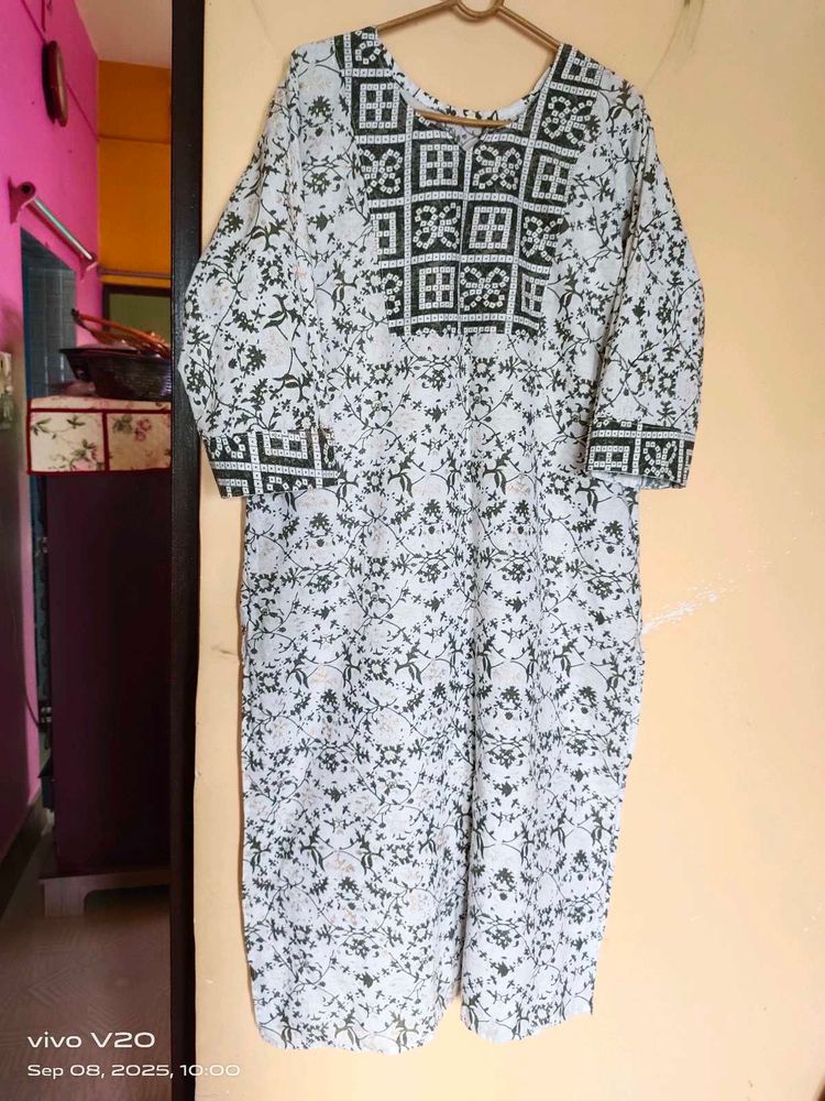White &amp; Green Printed Kurti