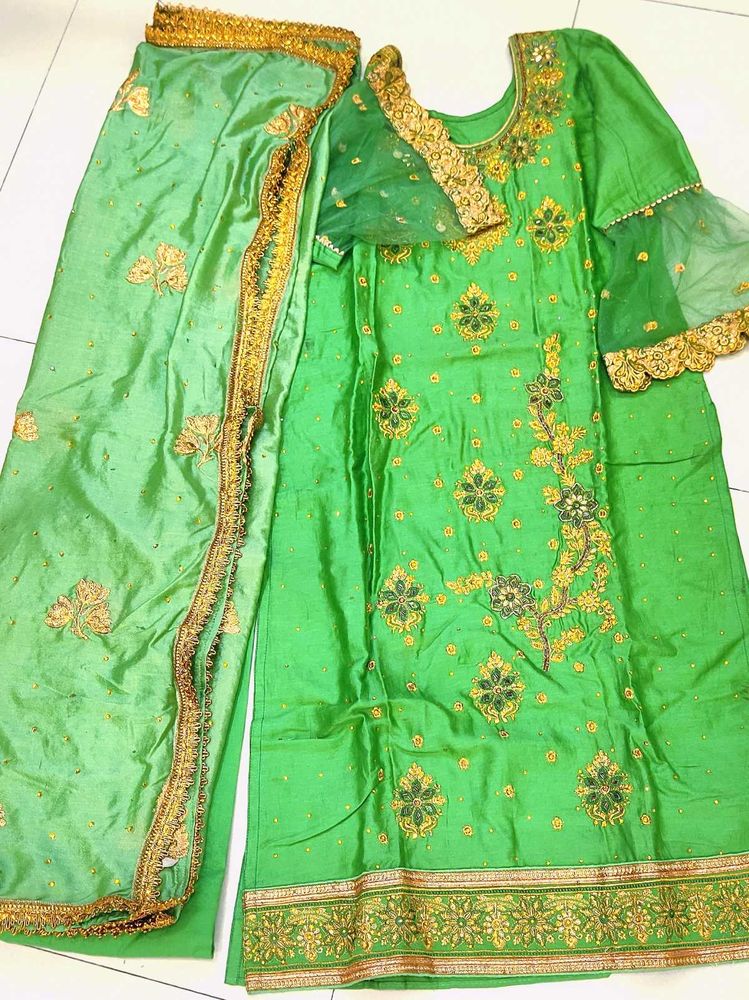 Green &amp; Gold Embroidered Salwar Kameez