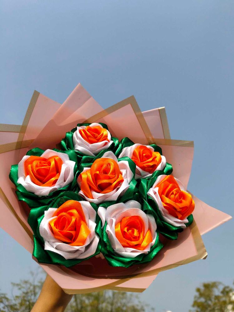 Tricolor Ribbon Rose Bouquet