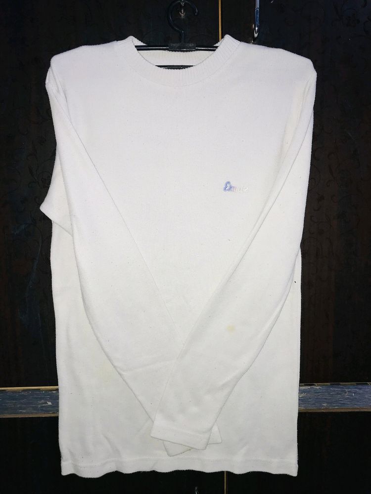 White Round Neck 🧣 sweater