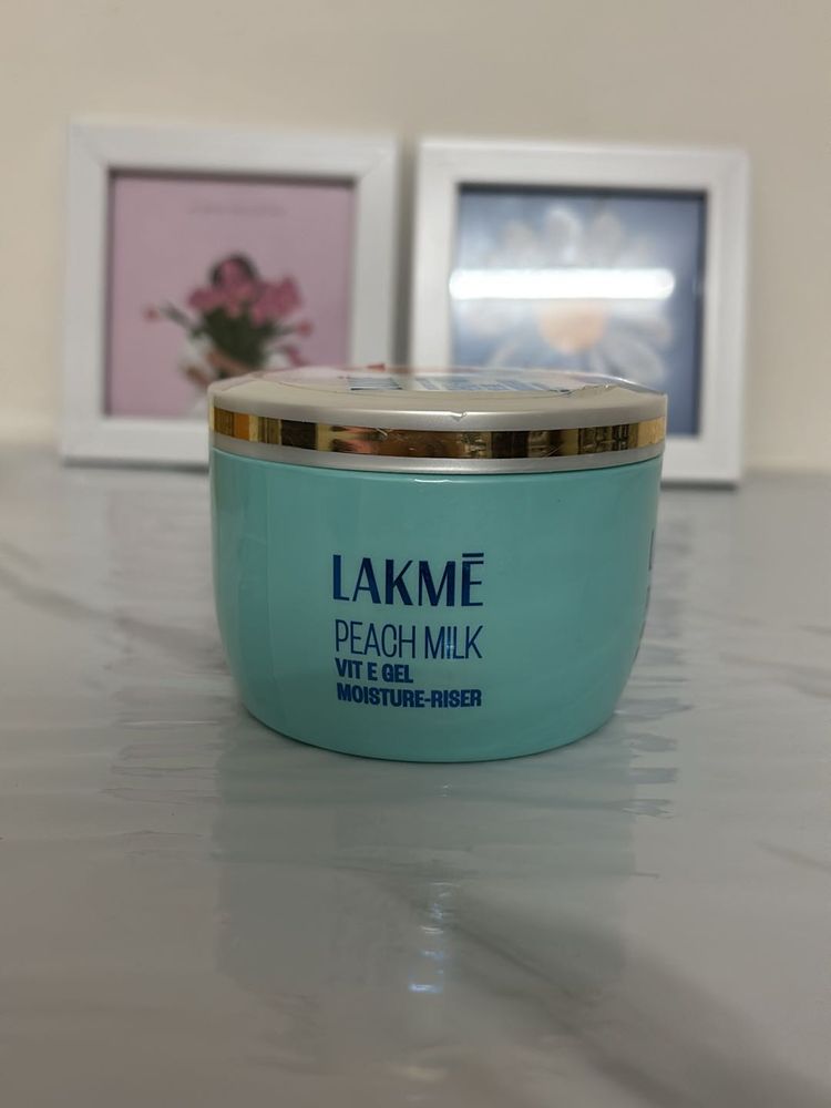 Lakme Peach Milk Moisturizer