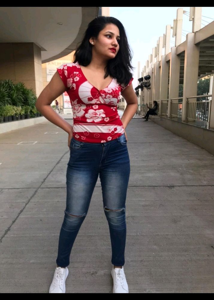 Body Hug Crop Top With Deep Neck For Small To Medium Size