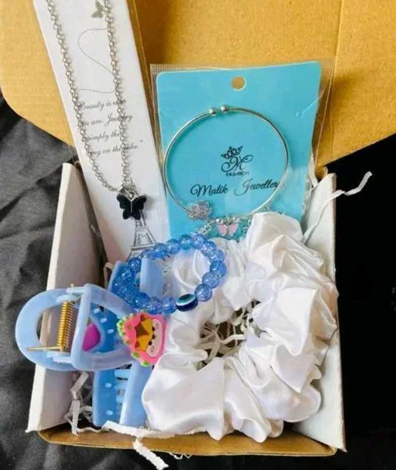 Jewellery &amp; Hair Accessory Bundle