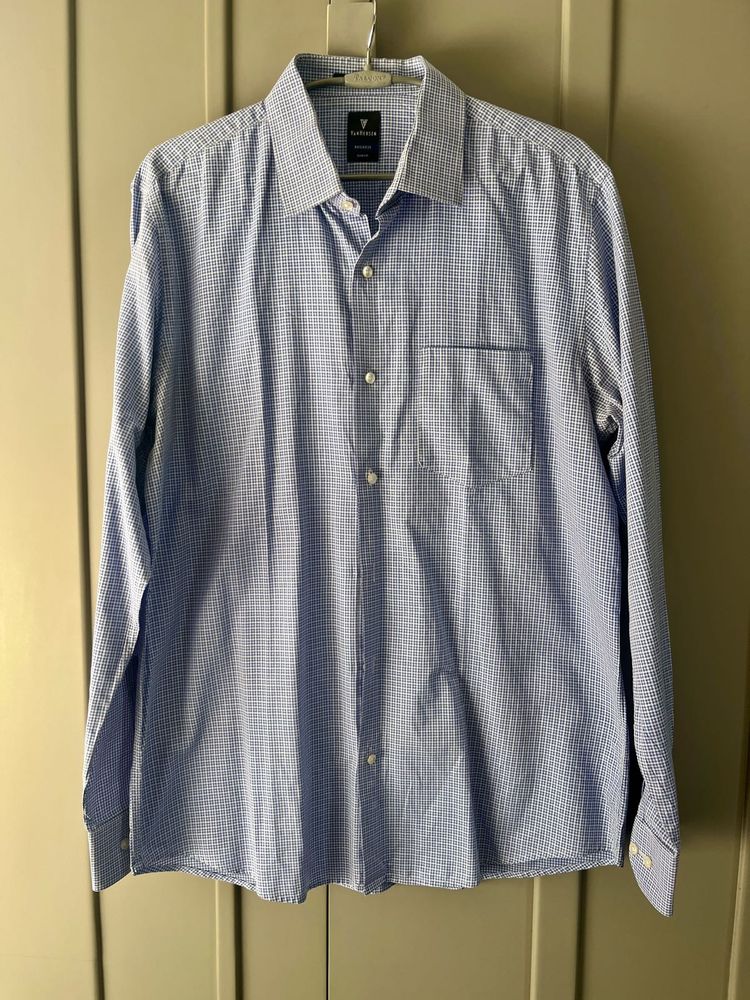 Men&#39;s Blue Checkered Shirt from van heusen