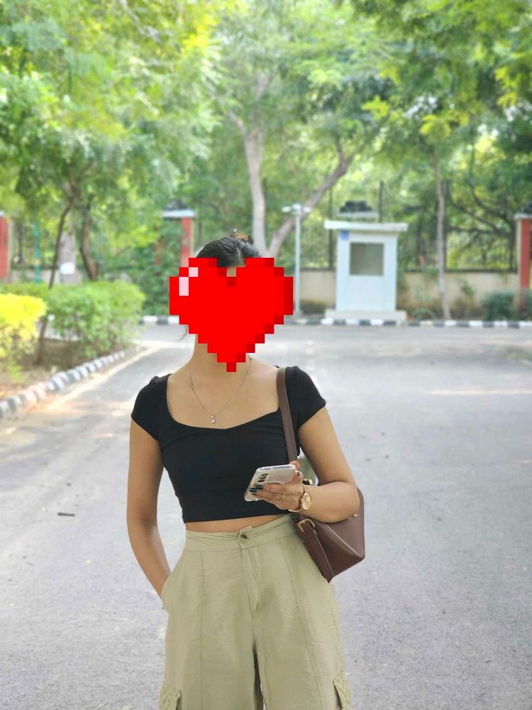 H&amp;M Black Ribbed Cropped Top