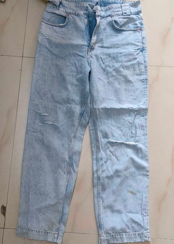 Jeans With Belt