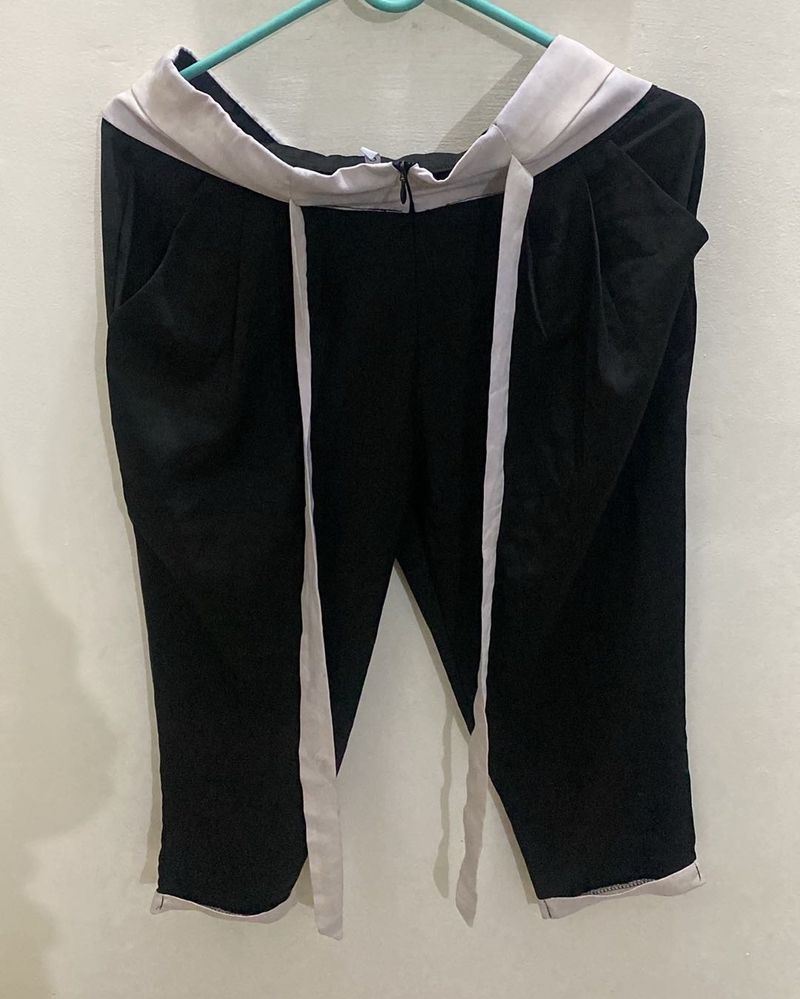 Stylish Black Cropped Pants