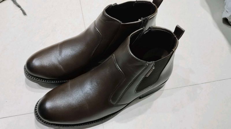 Brown Leather Chelsea Boots