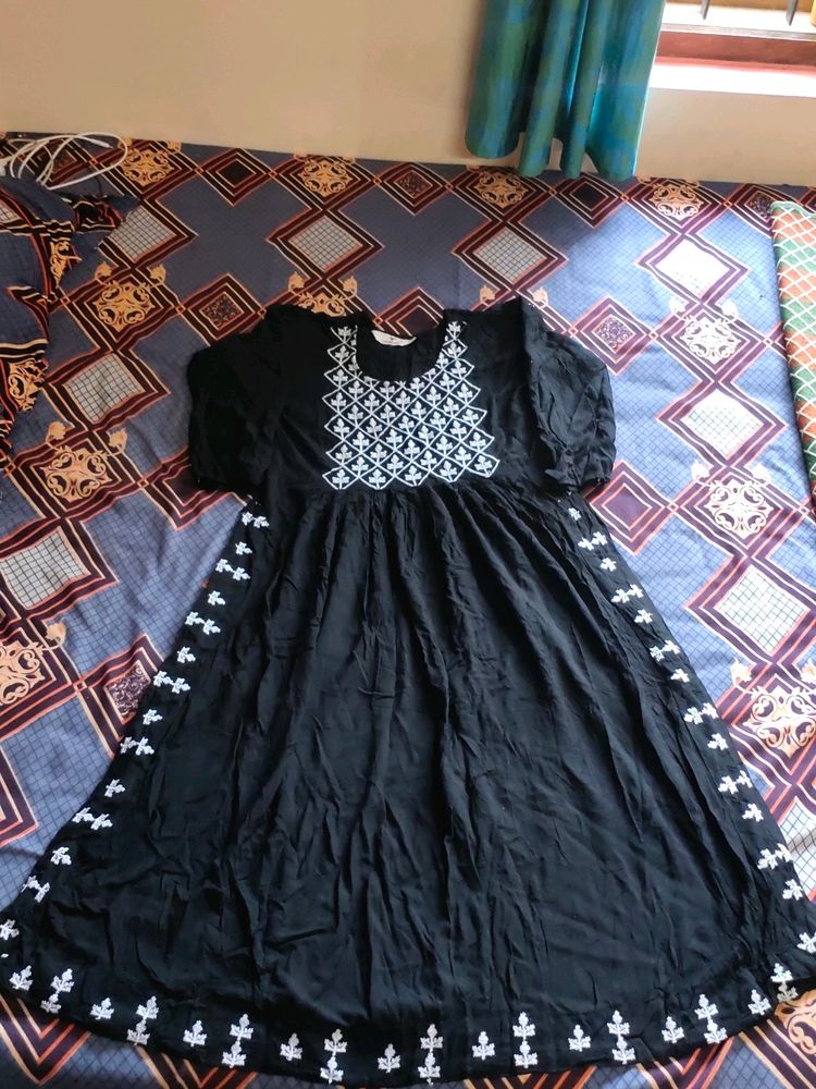 Women black Embroidery Kurti
