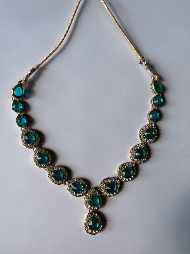 Necklace With Earrings And Mangtika