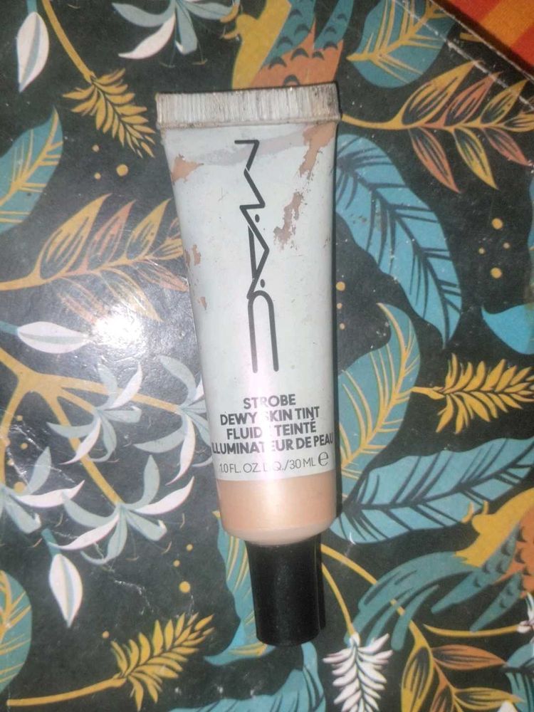 MAC Strobe Dewy Skin Tint