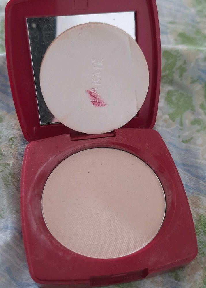 Lakme Compact Powder