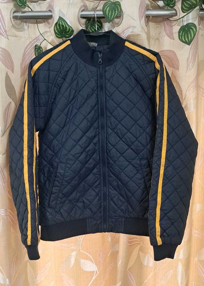 Stylish Navy Blue Quilted Jacket 🧥