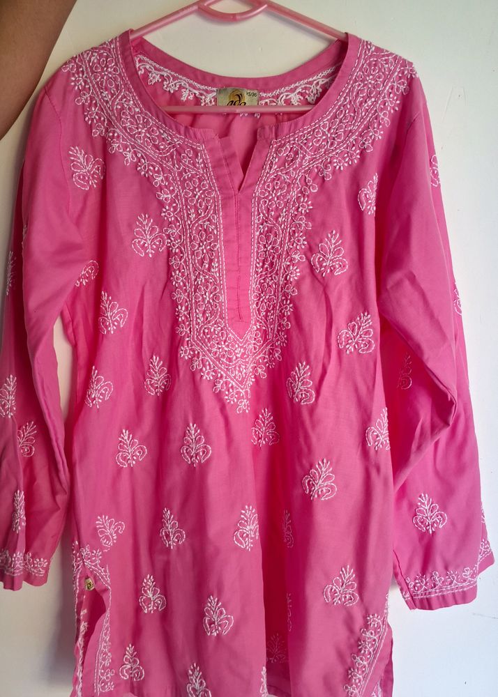 Chikankari Kurti 🌸