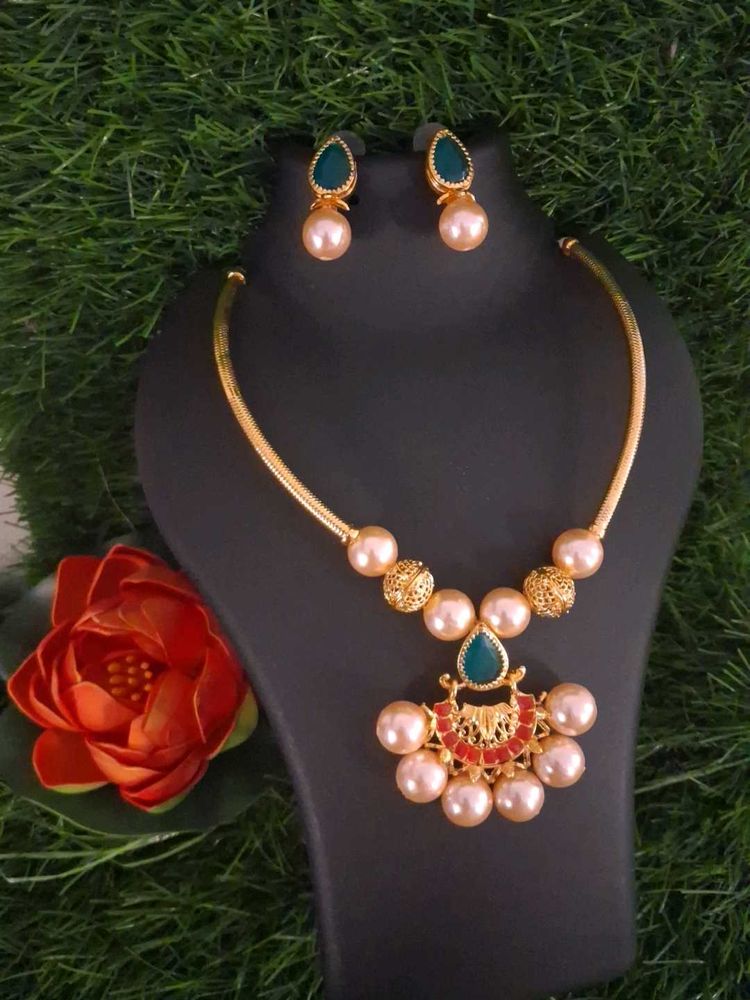 Neck Set With Earrings