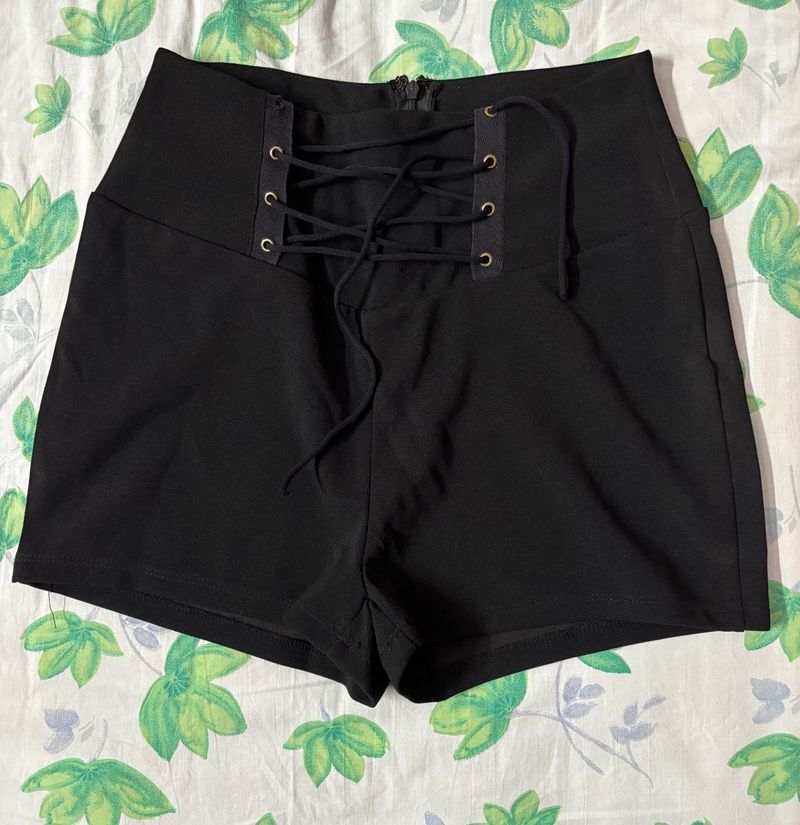High Waisted Black Short With Lace