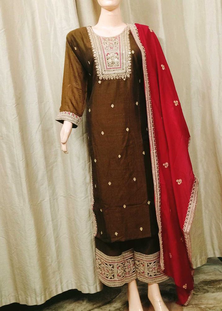 Embroidered Kurta Set