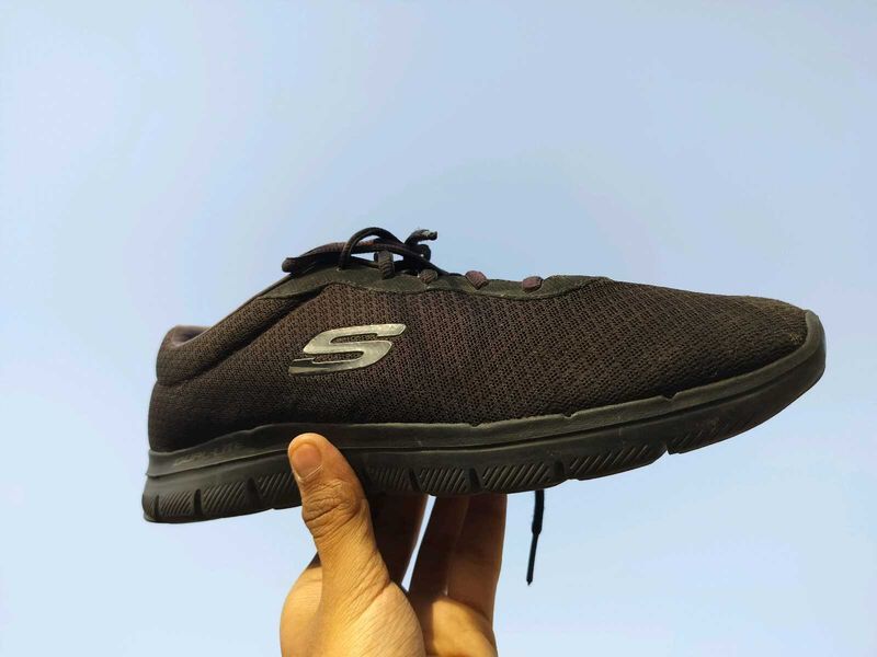 💯OG SKECHERS WITH MEMORY FOAM
