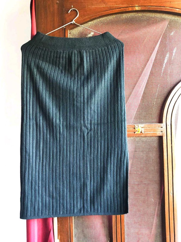 Black Ribbed Knit Skirt