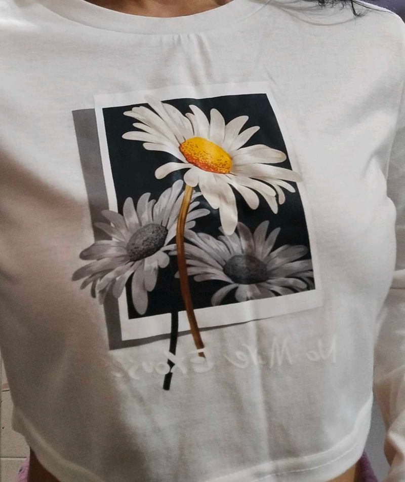 Daisy Graphic Tee