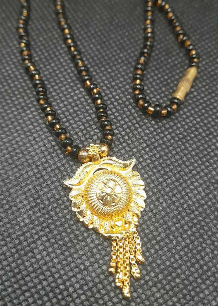 Gold Pendant Necklace