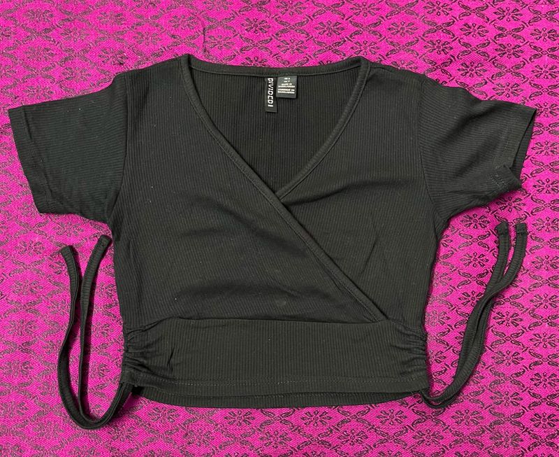 black drawstring crop top small