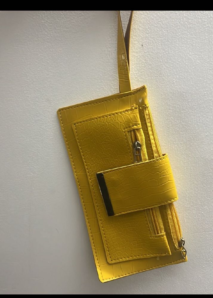 Yellow clutch