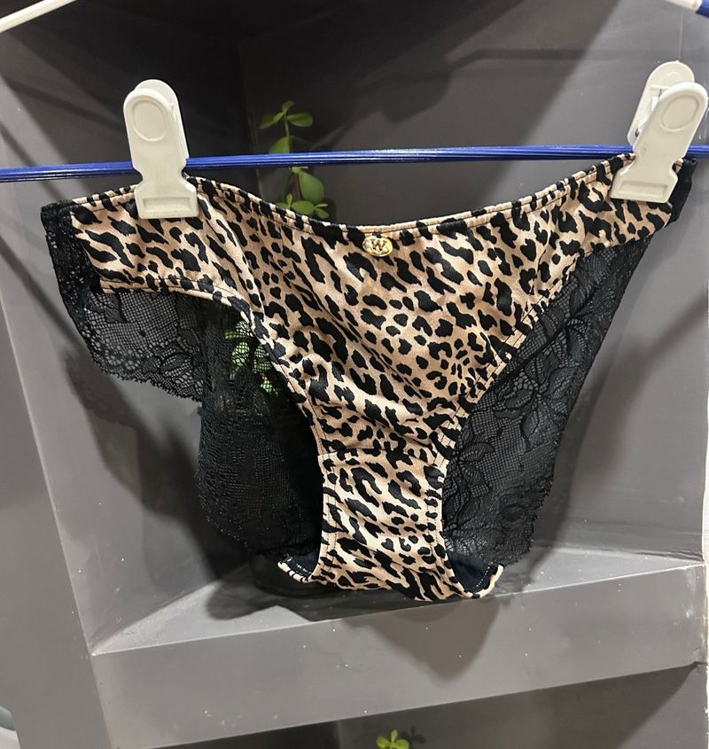 Wonderbra Leopard Print Panth