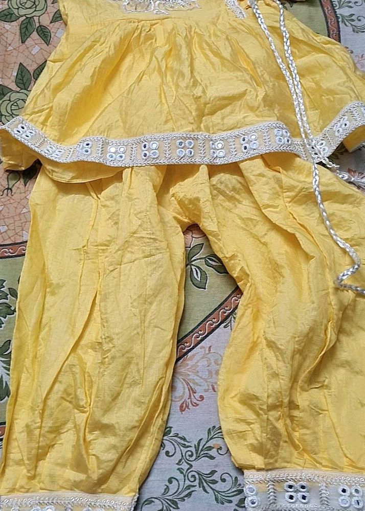 Cute Yellow Kids Clothing Set