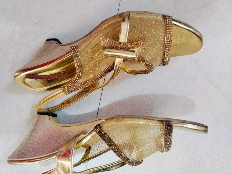 Heel Sandle,colour Golden