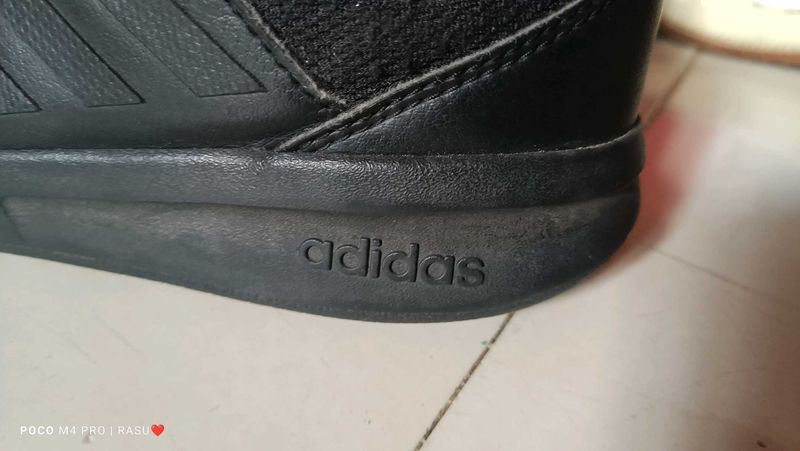 Adidas Sneakers